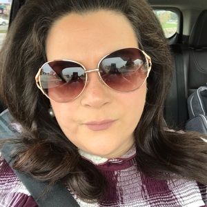 Meet your Posher, Carly